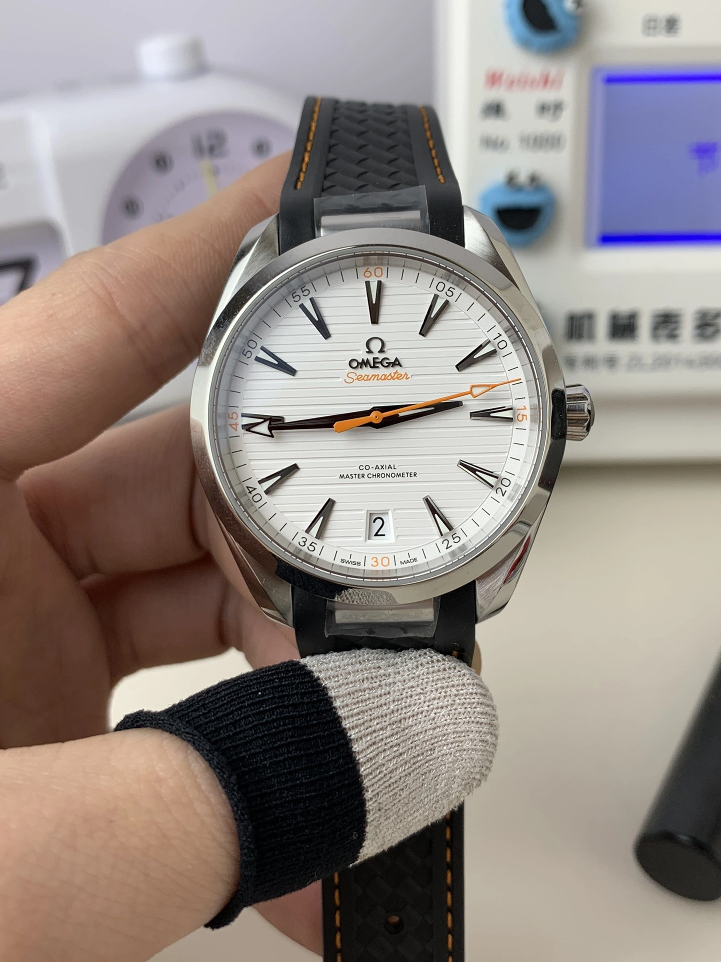 Neat CBD Factory Omega Seamaster Aqua Terra 150M 41mm White Dial Orange Rubber Strap (220.12.41.21.02.002) 1:1 Super Clone – DD8900 Movement 298